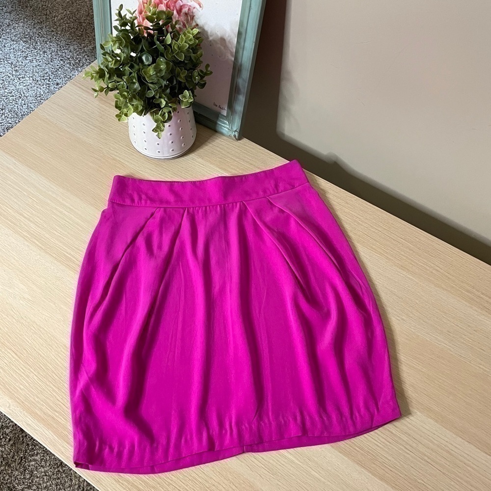 BOUTIQUE Fuchsia Mini Skirt Size Small